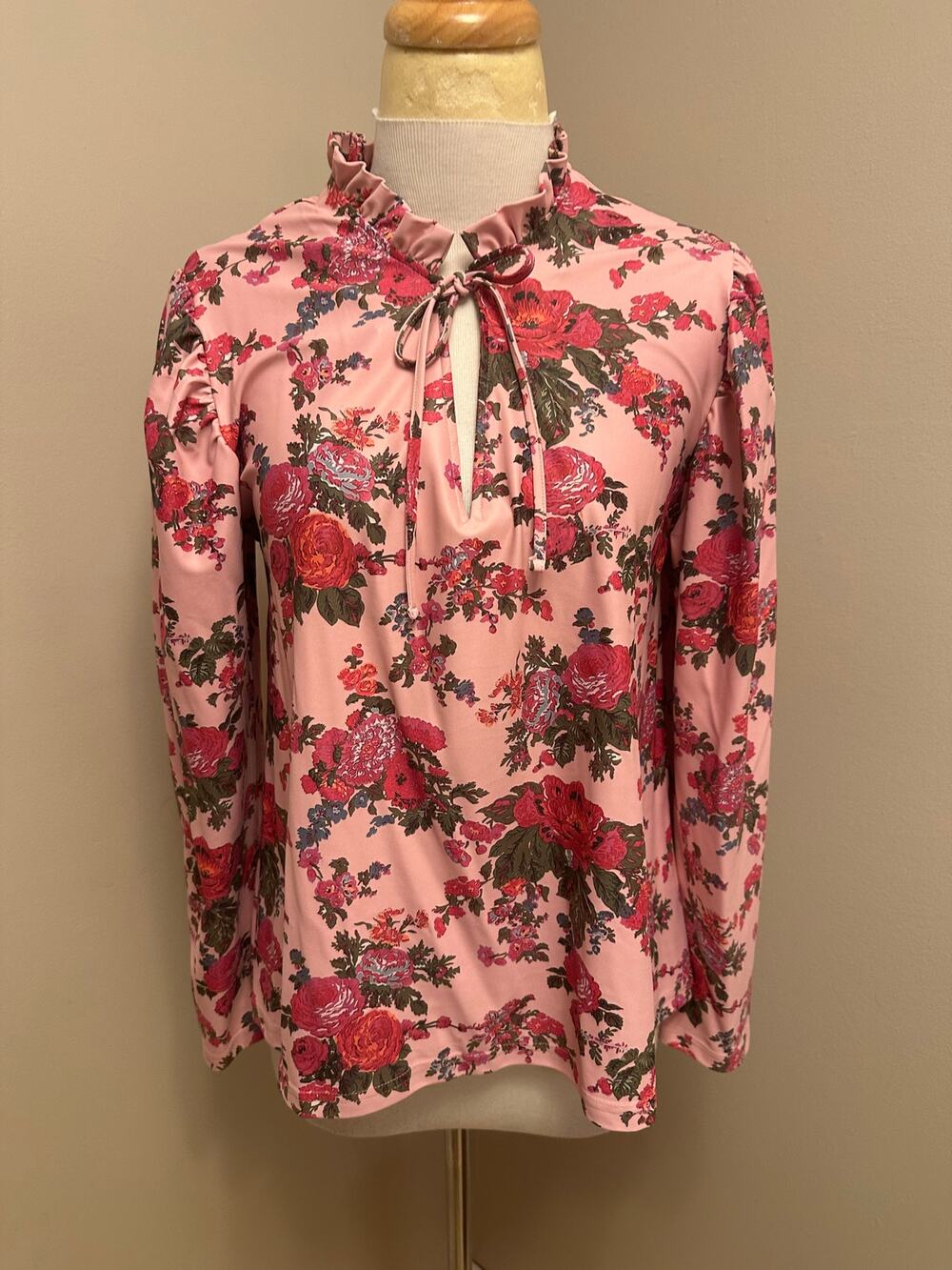 NWT Smith and Quinn Rosie Blouse Let Them Eat Cake Pink Floral Sz Medium